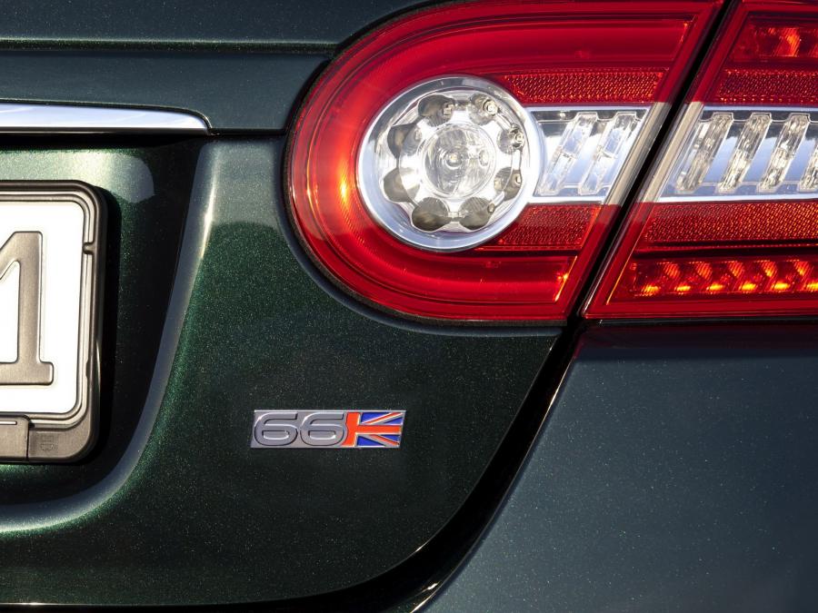  Jaguar XK66 Convertible 2014 года  (фото 2 из 7)